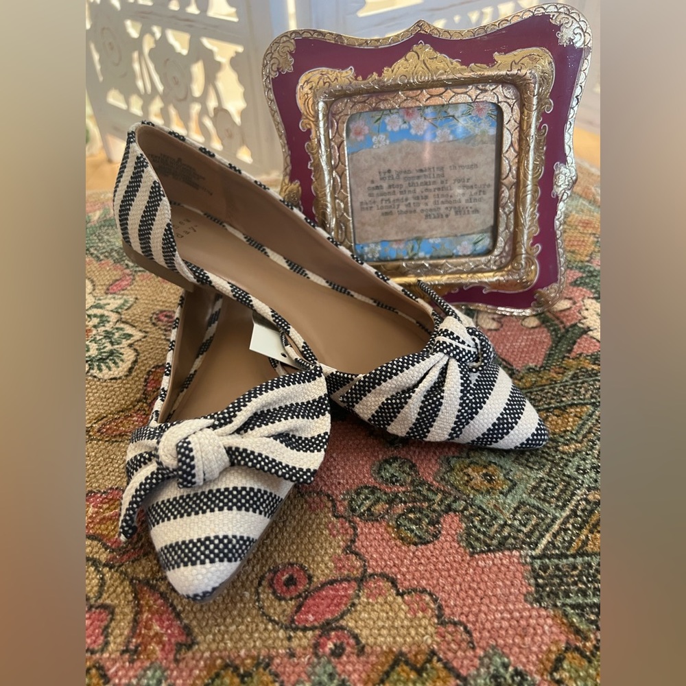 Striped bow flats